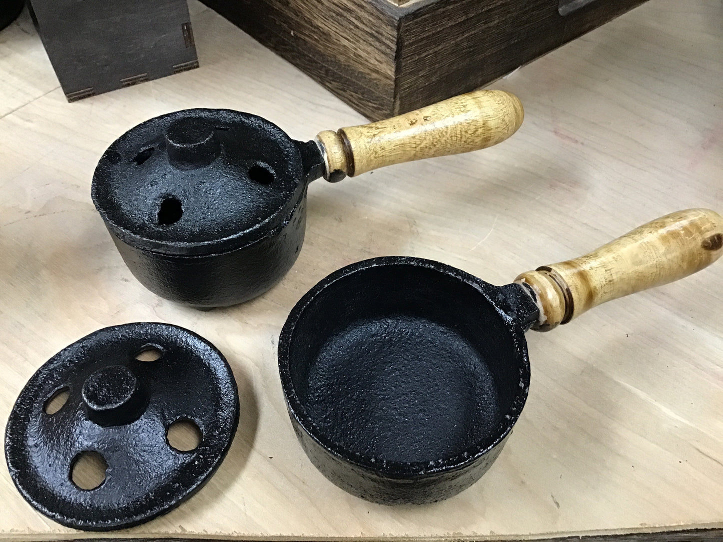 Cast Iron Burner With Wooden Handle