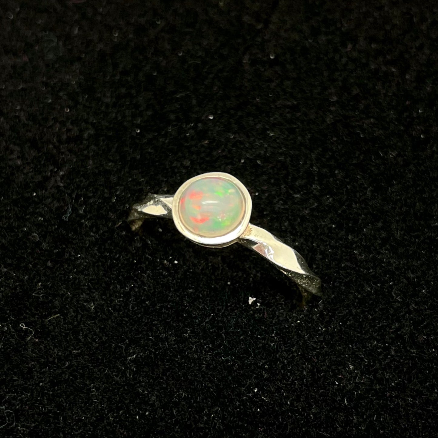 Twisted Band Ring (Opal)