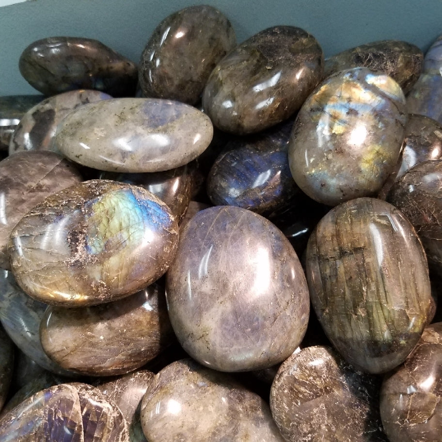 Labradorite (Gallet Stone)