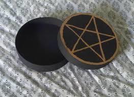 Round Box With Pentacle