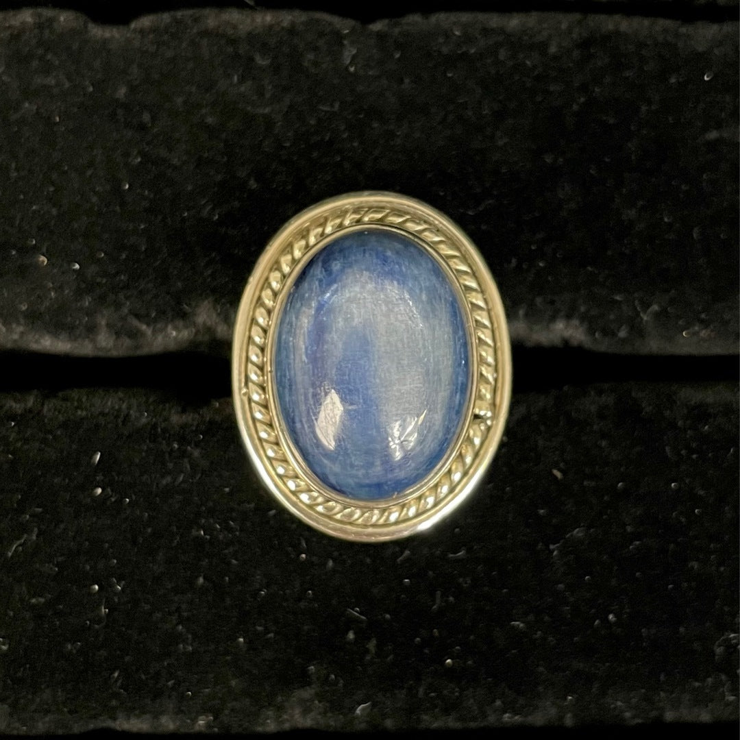 Blue Kyanite Ring (Oval / Round)
