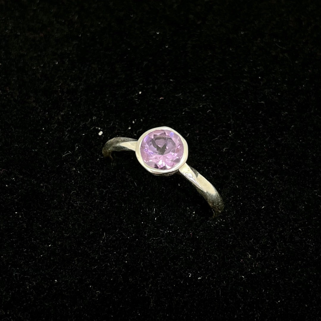 Twisted Band Ring (Amethyst)
