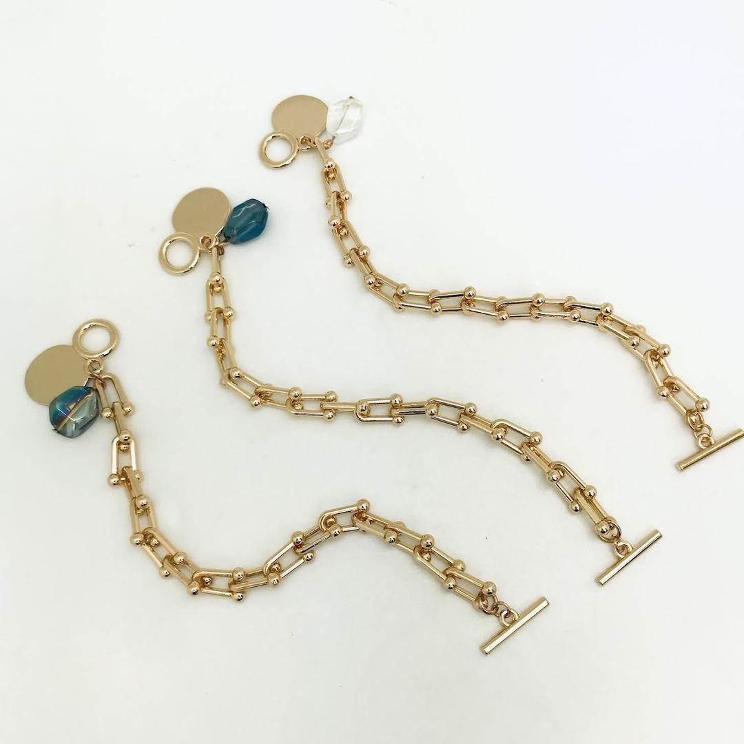City - Thick Chain Toggle Bracelet with Aura Crystal and Gold Plate