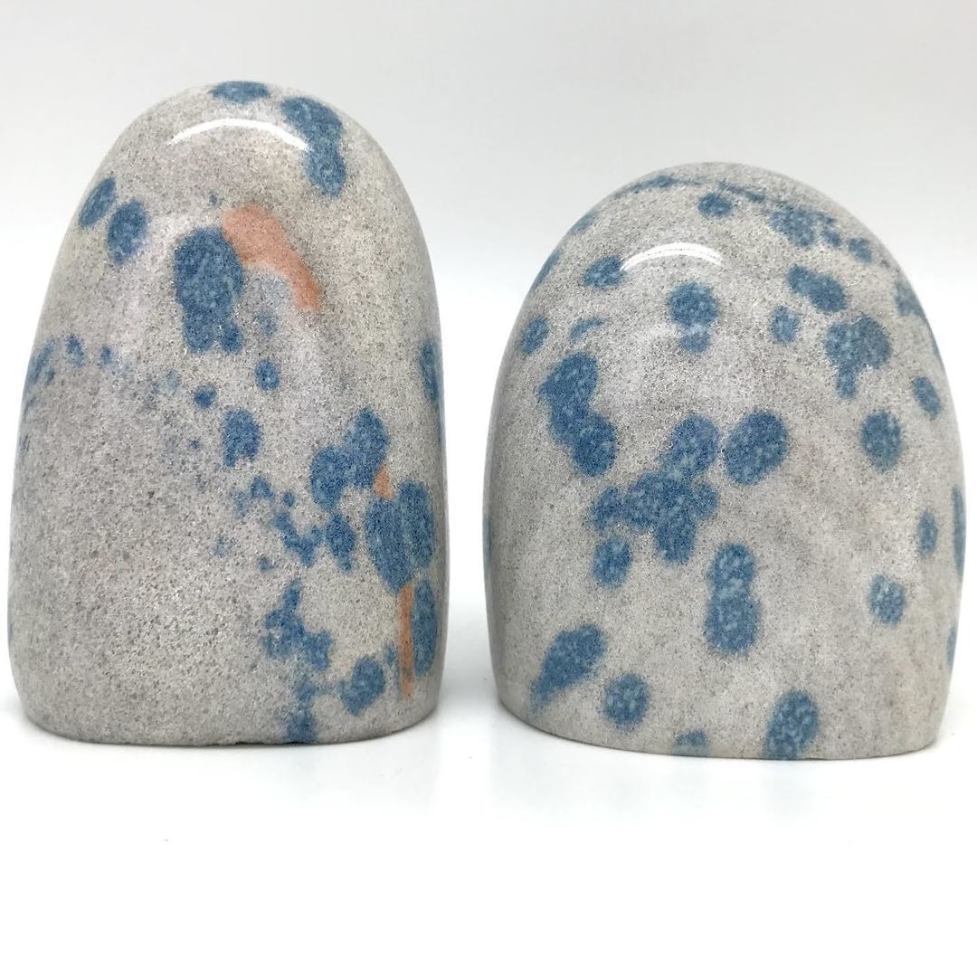 Blue Apatite in Clevelandite Free Form