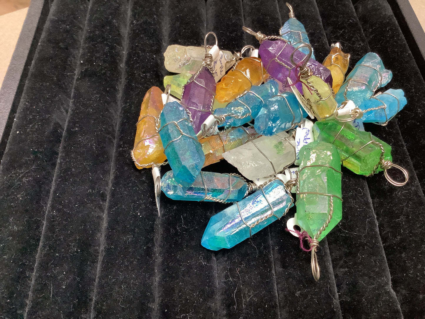 Aura quartz thin wire wrap