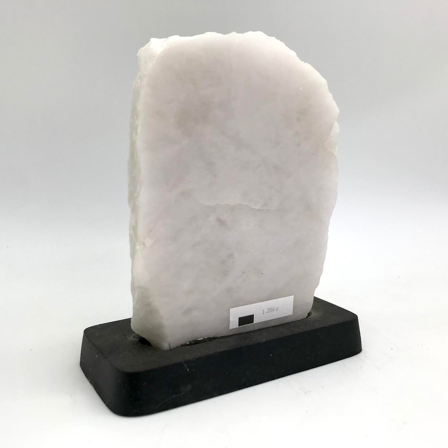 Polished White Quartz Slab on Stand