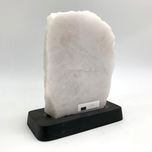 Polished White Quartz Slab on Stand