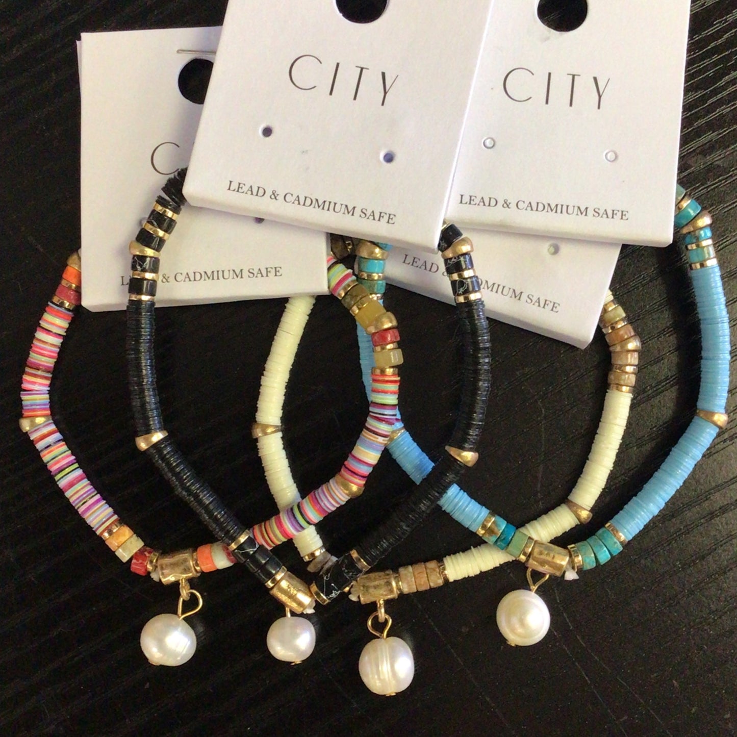 City - Pearl Charm Flat Bead Bracelet