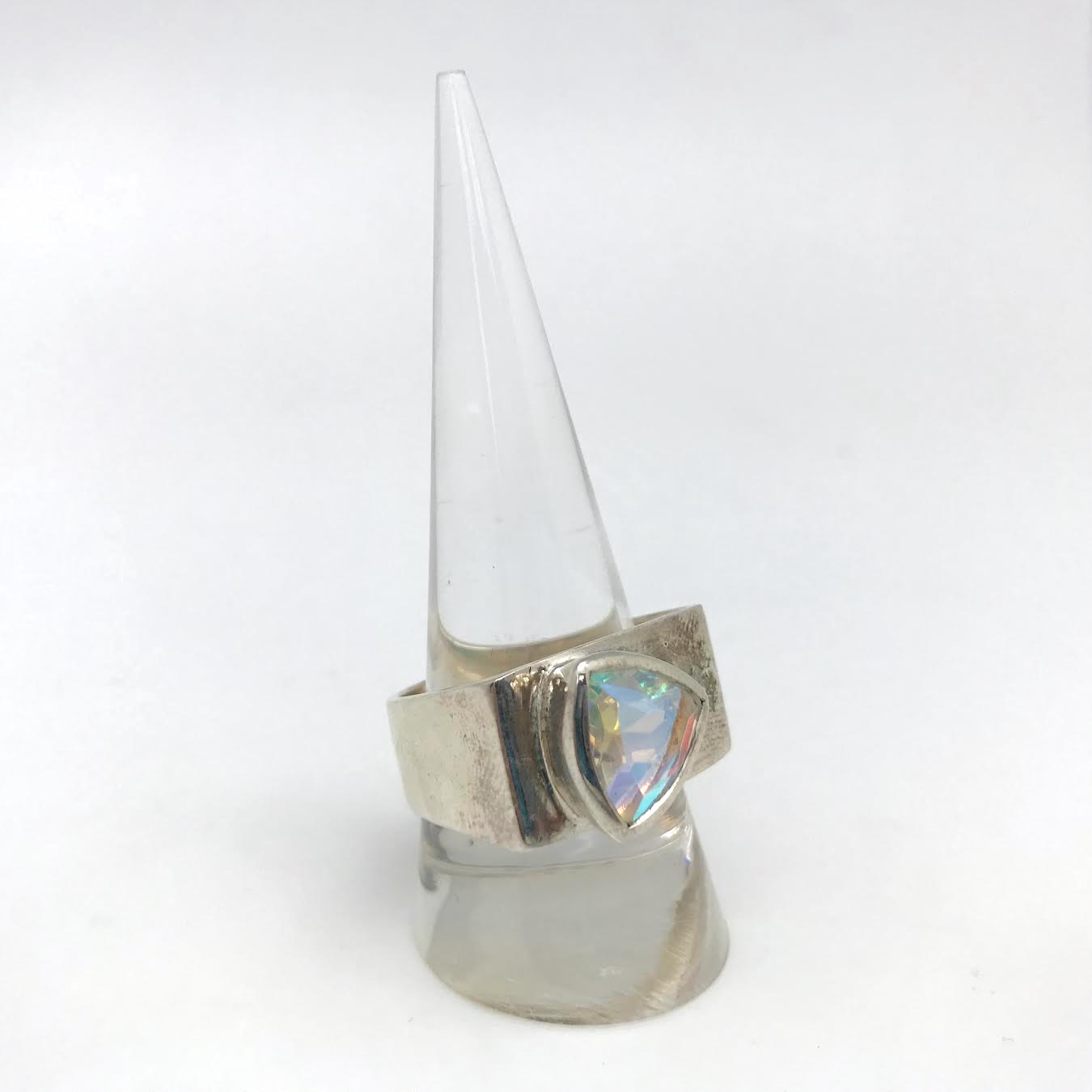 Faceted AB Mystic Quartz Thick Flat Top Silver Band (Triangle)