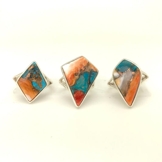 Spiny Oyster Turquoise Silver Ring (Kite / Diamond)