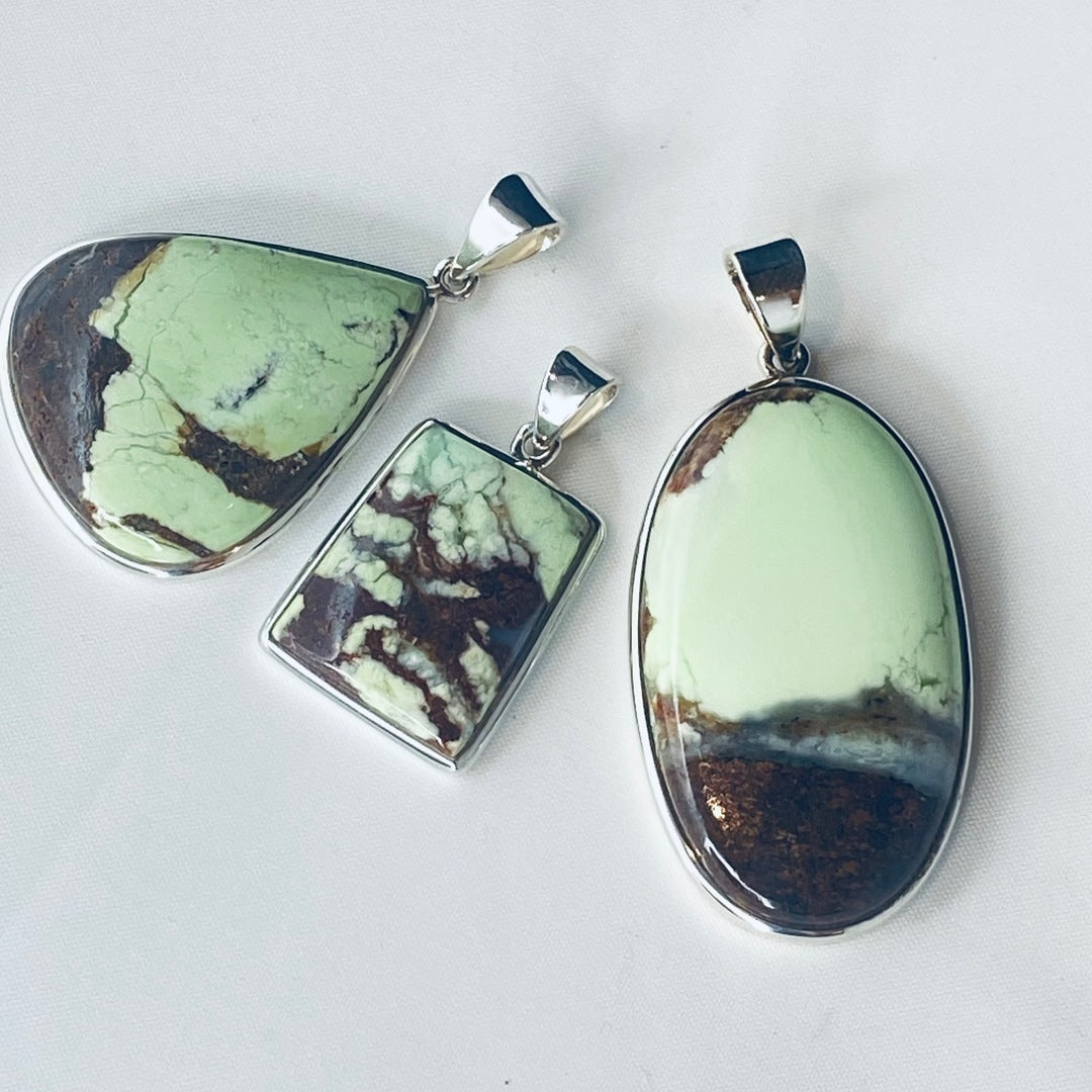 Lemon Chrysoprase Set in .925 Silver