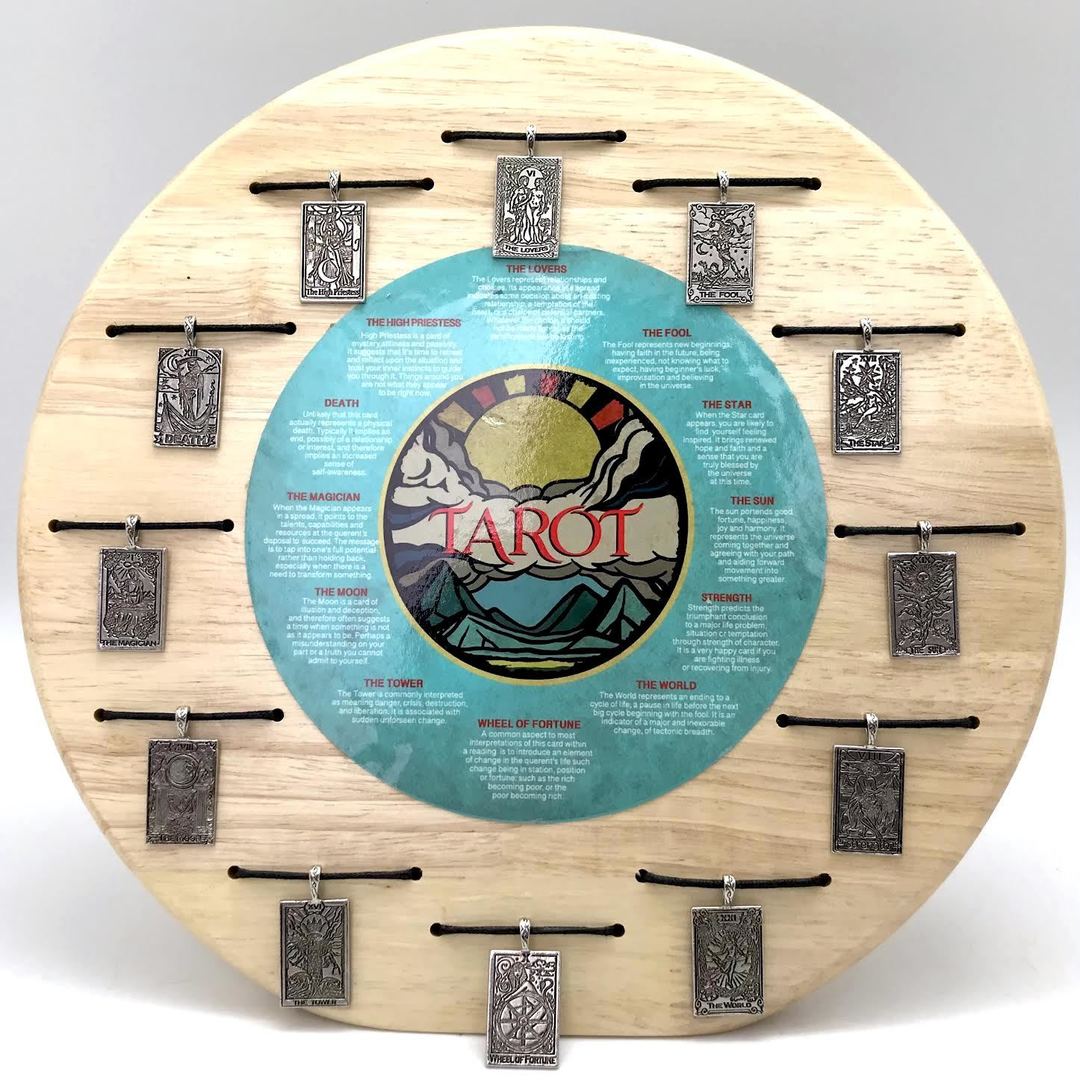 IAMSONOTCOOL Wood Tarot Necklace