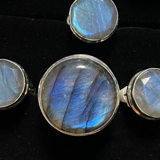 Labradorite Ring (Circle)