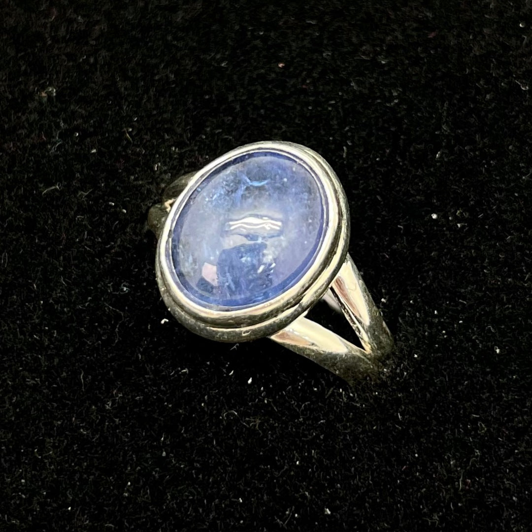 Tanzanite Ring (Oval / Round)