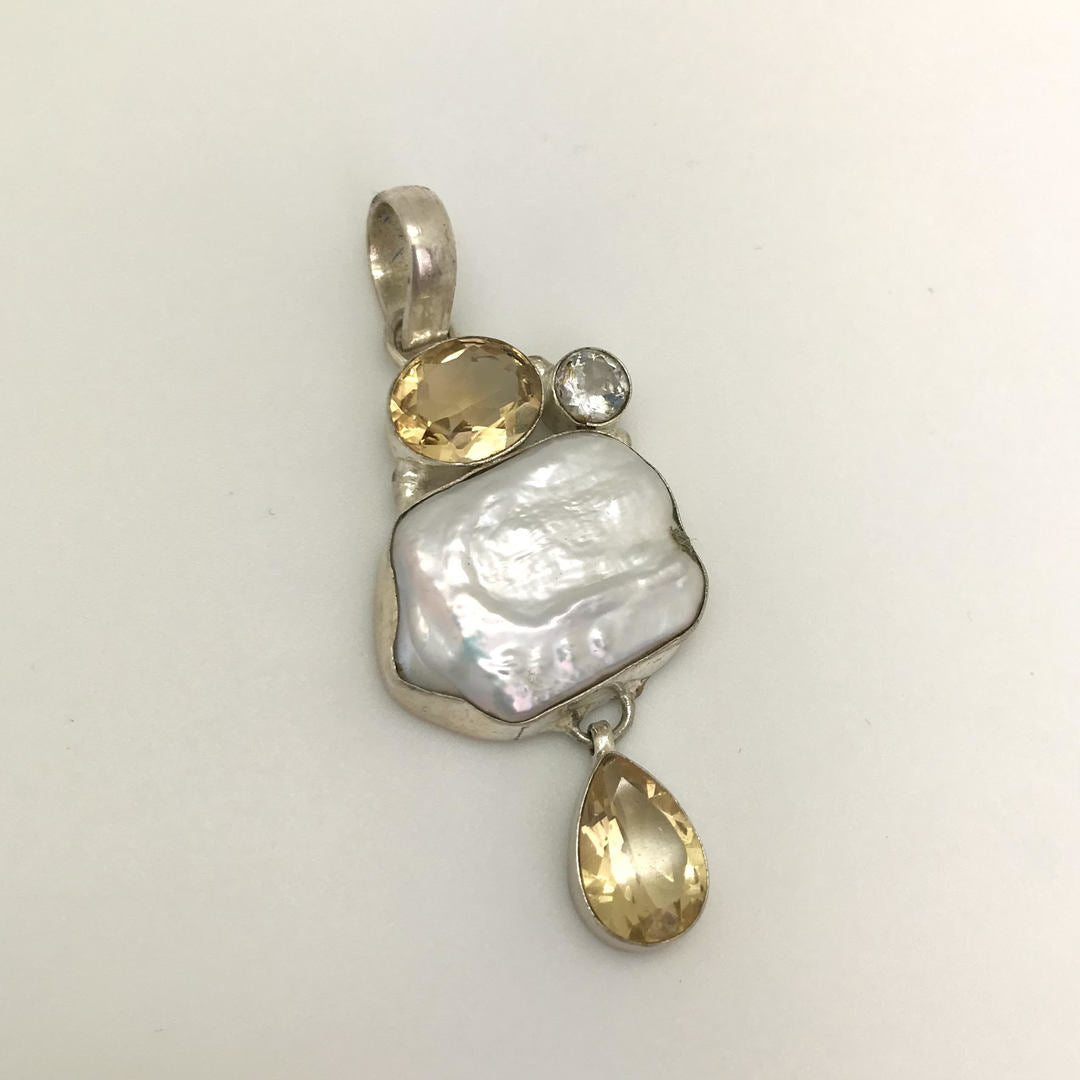 Freshwater Pearl with Clear Quartz and Topaz 925 Silver Pendant