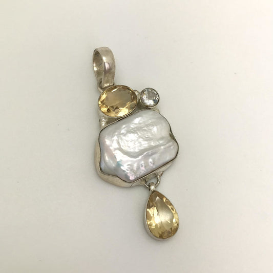 Freshwater Pearl with Clear Quartz and Topaz 925 Silver Pendant