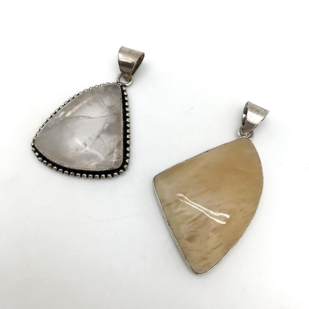 Assorted Decorative Lining Stone Pendant (Abstract)