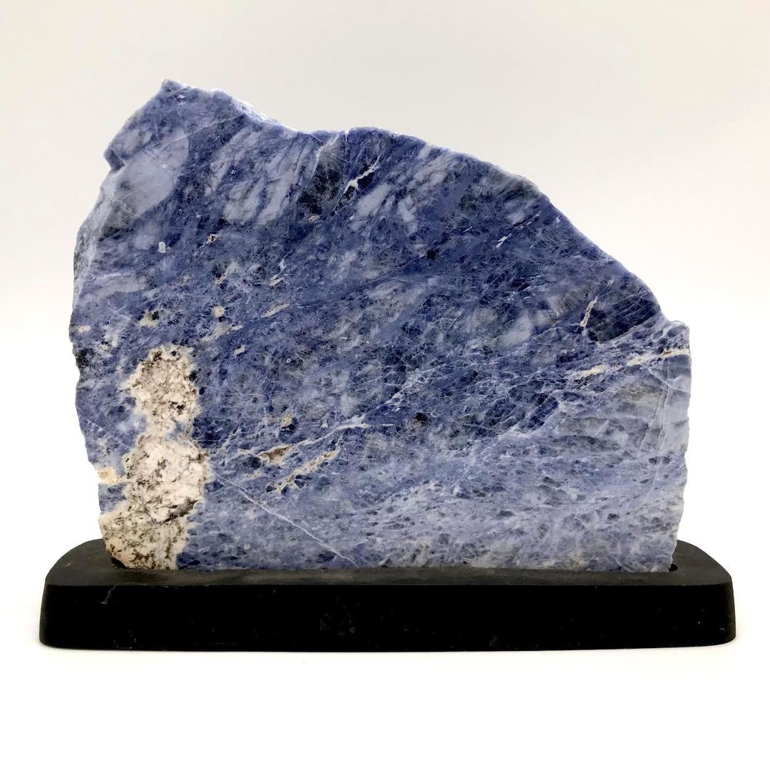 Sodalite Slab on Stand